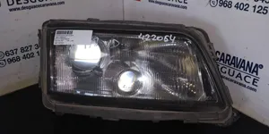 Audi A8 S8 D2 4D Lampa przednia 0301047202
