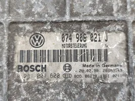 Volkswagen II LT Calculateur moteur ECU 074906021J