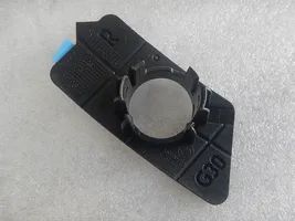 BMW 5 G30 G31 Supporto anteriore per il sensore di parcheggio (PDC) 7058519