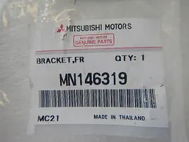 Mitsubishi L200 Uchwyt / Mocowanie zderzaka przedniego MN146319