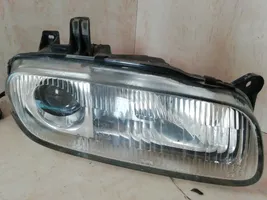 Mazda 323 F Faro/fanale 11061708