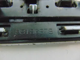 Peugeot Rifter Panel wykończeniowy błotnika 98186963