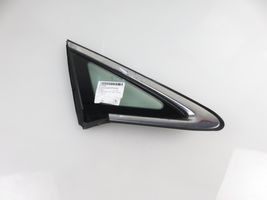 Mazda CX-7 Finestrino/vetro triangolo anteriore 