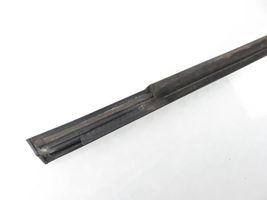 Chevrolet Malibu Front door trim (molding) 