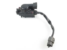 Mazda MPV Pompa podciśnienia tempomatu 