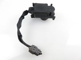 Mazda MPV Pompa podciśnienia tempomatu 