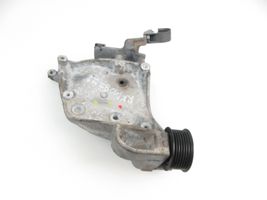 Suzuki Grand Vitara II Supporto del generatore/alternatore 