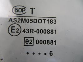 GAZ  GAZelle Fenêtre triangulaire avant / vitre 