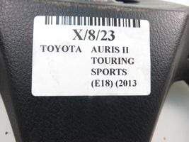 Toyota Auris E180 Volant 