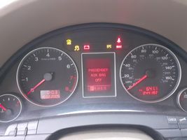 Audi A4 S4 B7 8E 8H Tachimetro (quadro strumenti) 