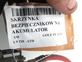 Volkswagen Golf IV Bezpiecznik / Przekaźnika akumulatora 