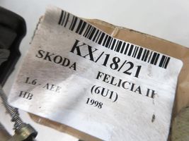 Skoda Felicia II Manualne lusterko boczne drzwi przednich 