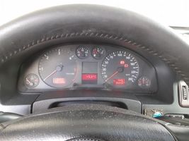 Audi A6 S6 C5 4B Geschwindigkeitsmesser Cockpit 110008947