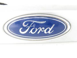 Ford Mondeo Mk III Takaluukun rekisterikilven valon palkki 