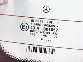 Mercedes-Benz C W203 Galinis stiklas 