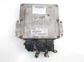 Peugeot 607 Calculateur moteur ECU 0281010880