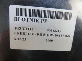 Peugeot 806 Błotnik przedni 