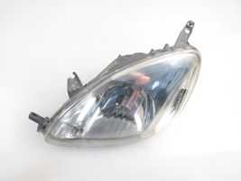 Toyota Yaris Lampa przednia 