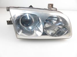 Hyundai Trajet Lampa przednia 