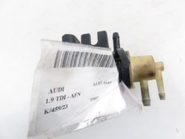 Audi A4 S4 B5 8D Valvola di depressione (usato) 70218400