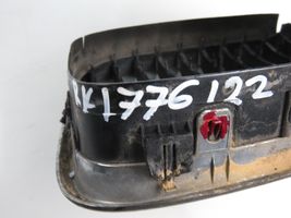 BMW 5 E39 Kratka wlotu powietrza na maskę 8159316