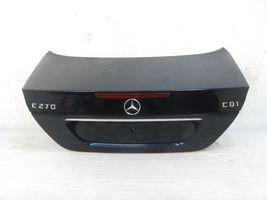 Mercedes-Benz E AMG W211 Takaluukun/tavaratilan kansi 