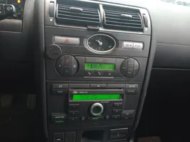 Ford Mondeo Mk III Radio/CD/DVD/GPS-pääyksikkö 