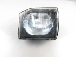 Mitsubishi Pajero Lampa przednia 