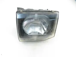 Mitsubishi Pajero Lampa przednia 