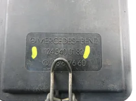 Mercedes-Benz E W124 Skrzynka bezpieczników / Komplet 1245400182