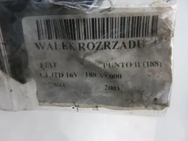 Fiat Punto (188) Wałek rozrządu 