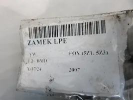 Volkswagen Fox Zamek drzwi przednich 