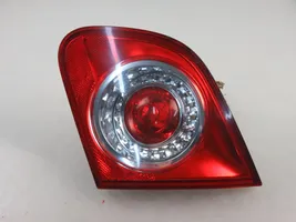 Volkswagen PASSAT B6 Lampa tylna 