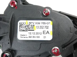 Opel Astra J Accelerator throttle pedal 13252702EA