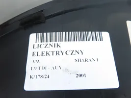 Volkswagen Sharan Spidometras (prietaisų skydelis) YM2110849ZC