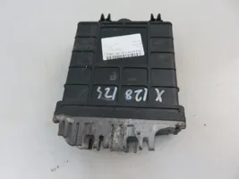 Volkswagen Golf III Calculateur moteur ECU 0281001343