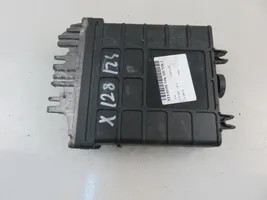 Volkswagen Golf III Calculateur moteur ECU 0281001343