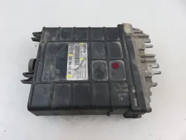 Volkswagen Golf III Calculateur moteur ECU 0281001343