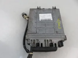 Volkswagen Golf III Calculateur moteur ECU 0281001729