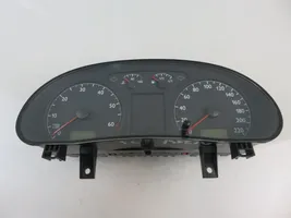 Volkswagen Polo IV 9N3 Geschwindigkeitsmesser Cockpit 