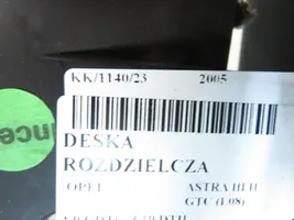 Opel Astra H Deska rozdzielcza 