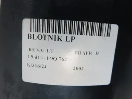Renault Trafic II (X83) Błotnik przedni 