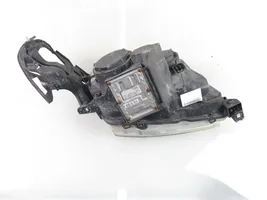 Saab 9-5 Lampa przednia 89008300