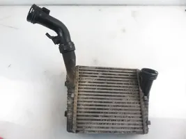 Volkswagen Touareg I Starpdzesētāja radiators 