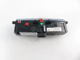 Hyundai Coupe Botón interruptor de luz de peligro 25000001800H