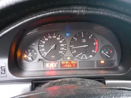 BMW 5 E39 Speedometer (instrument cluster) 110008735
