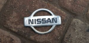 Nissan Terrano Значок производителя / буквы модели 
