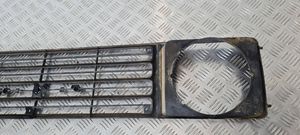 Suzuki SJ 410 Maskownica / Grill / Atrapa górna chłodnicy 