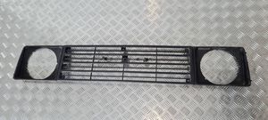 Suzuki SJ 410 Grille calandre supérieure de pare-chocs avant 