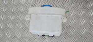Suzuki Jimny Tuulilasinpesimen nestesäiliö 